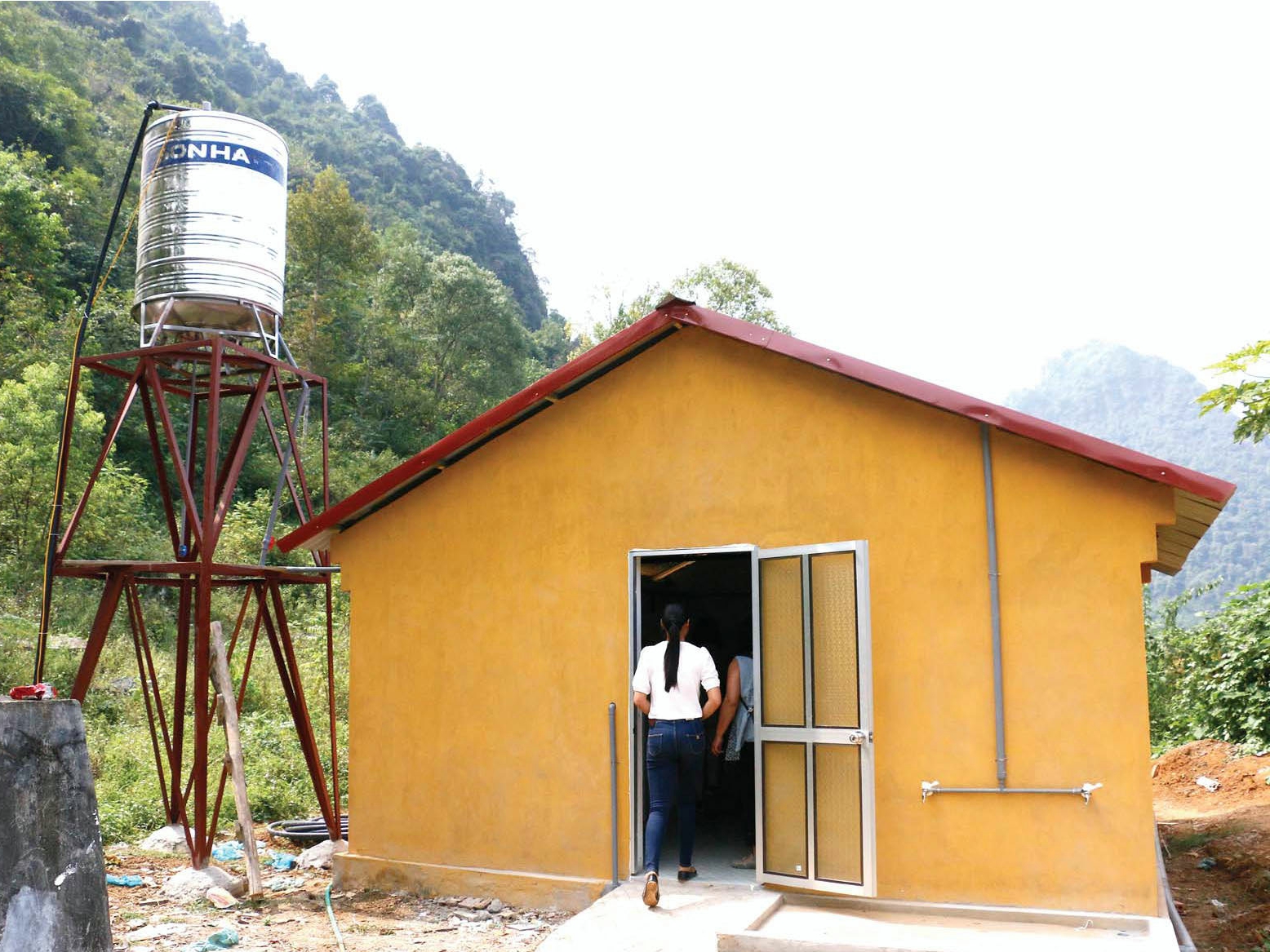 Après bâtiment Cach Linh